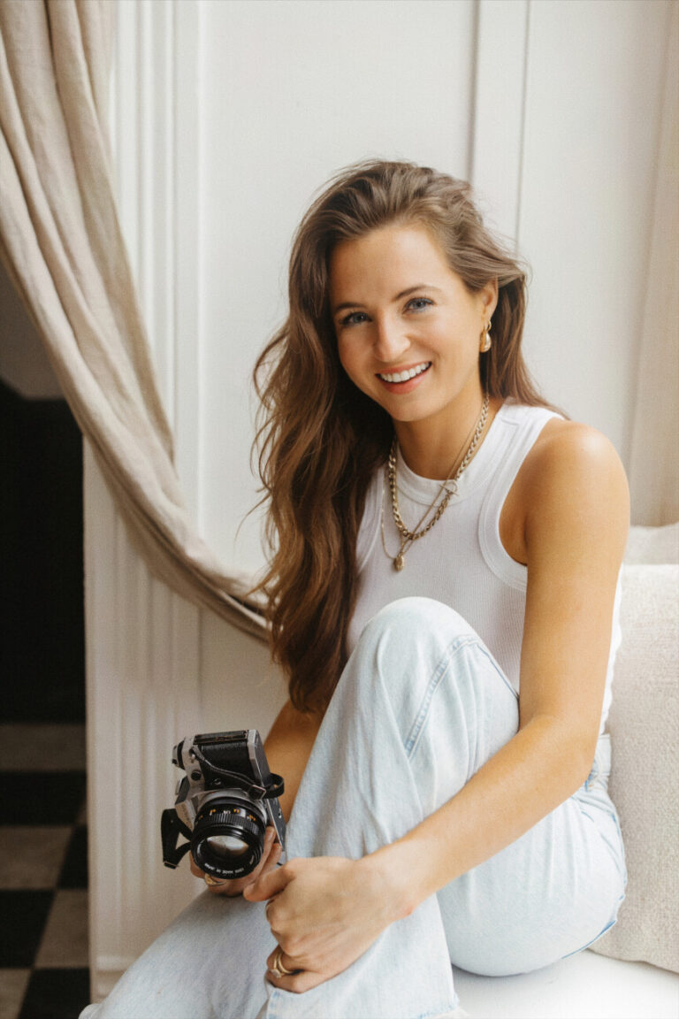 michelle nash with camera 865x1297
