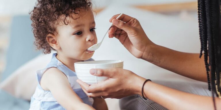 1739186141 mom feeding baby