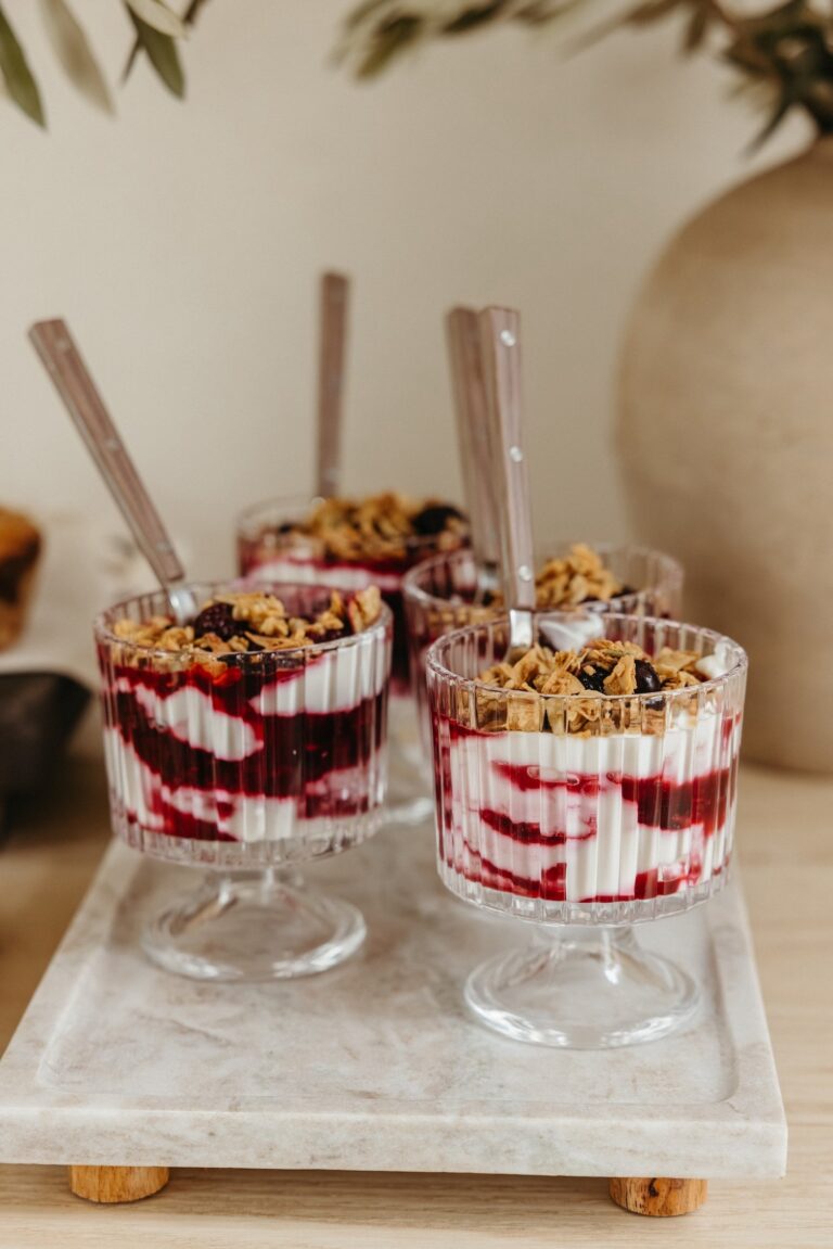 yogurt berry parfait